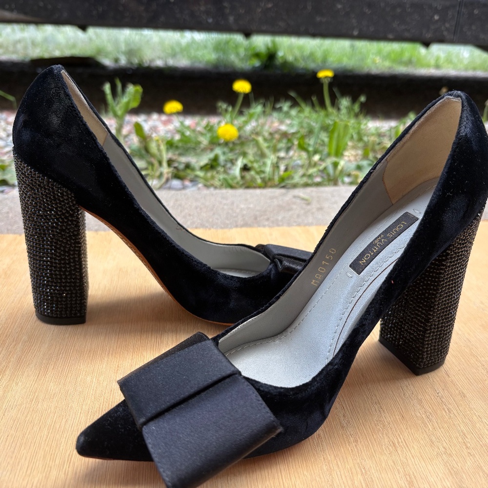 Louis Vuitton Velvet Black Bow Pumps Studded Block Heels - Picture 12 of 12